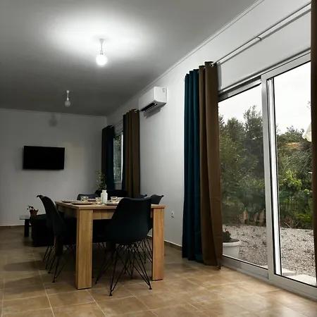 Stella's Olive Tree House *